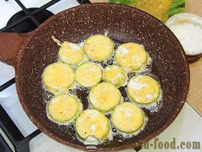 En simpel opskrift på stegte zucchini i panden