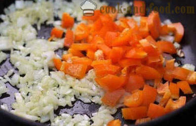En simpel opskrift på røræg med grøntsager til morgenmad