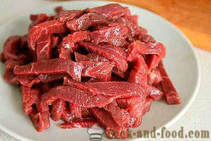 Agurker med kød i koreansk (Afdeling)