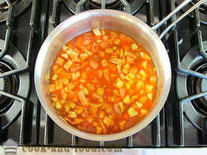Tomat suppe med ristede croutoner