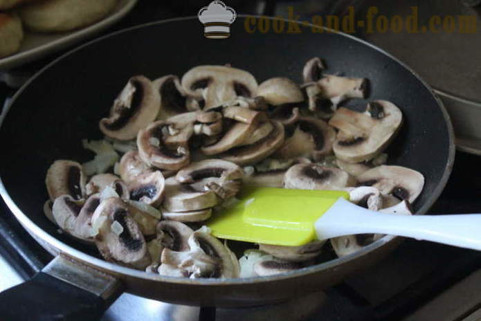 Mushroom suppe med ost - hvordan man laver ost suppe med svampe lige hurtig velsmagende, med en trin for trin opskrift fotos