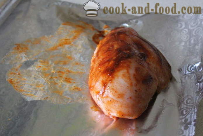Hjem pastrami kyllingebryst i folie - hvordan man laver en pastrami kylling i ovnen, med en trin for trin opskrift fotos