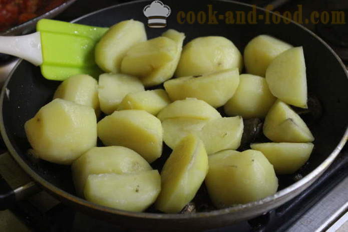 Kartofler med svampe med creme fraiche og hvidløg - hvordan man kan tilberede kartofler med svampe i en stegepande, en trin for trin opskrift fotos
