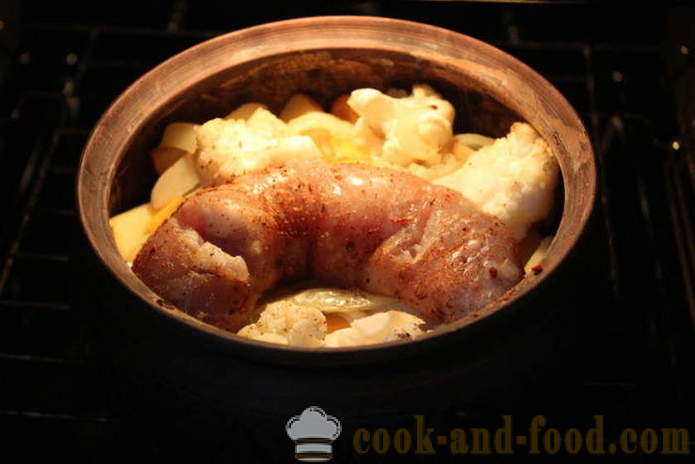 Unge kartofler i en gryde med pølse og grøntsager - hvordan at tilberede en stege i ovnen af ​​unge kartofler, en trin for trin opskrift fotos