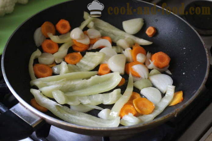 Unge kartofler i en gryde med pølse og grøntsager - hvordan at tilberede en stege i ovnen af ​​unge kartofler, en trin for trin opskrift fotos