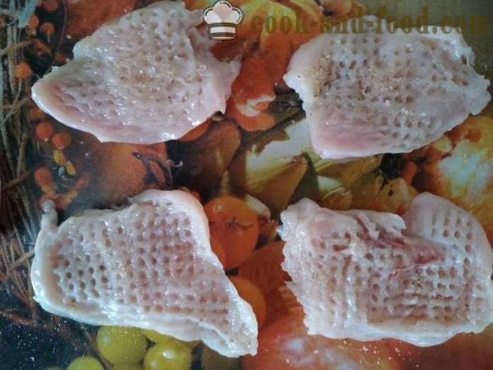 Lækker kylling koteletter i en stegepande - både lækker kok koteletter kyllingebryster i dejen med en trin for trin opskrift fotos