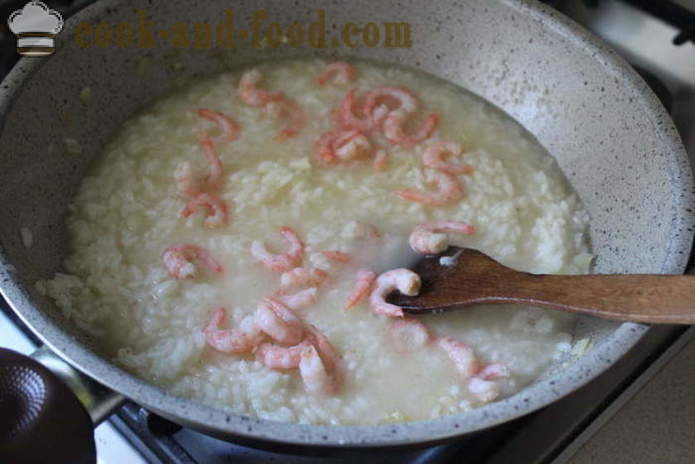 Lækker ris med rejer i thailandske - hvordan man laver ris med skaldyr, en trin for trin opskrift fotos