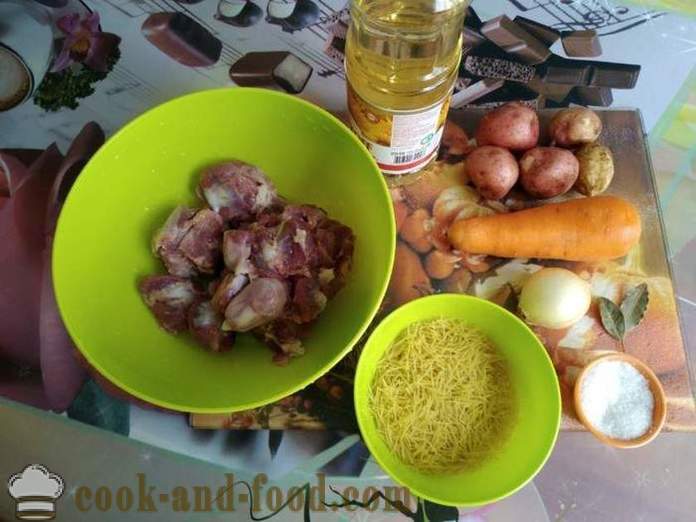 Suppe med kylling kråse nudler og kartofler - hvordan man laver suppe med kylling kråse trin for trin opskrift fotos