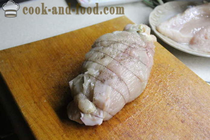 Hjemmelavet kylling roll proppet med spinat - hvordan man laver ruller af kyllingebryst i ovnen, med en trin for trin opskrift fotos