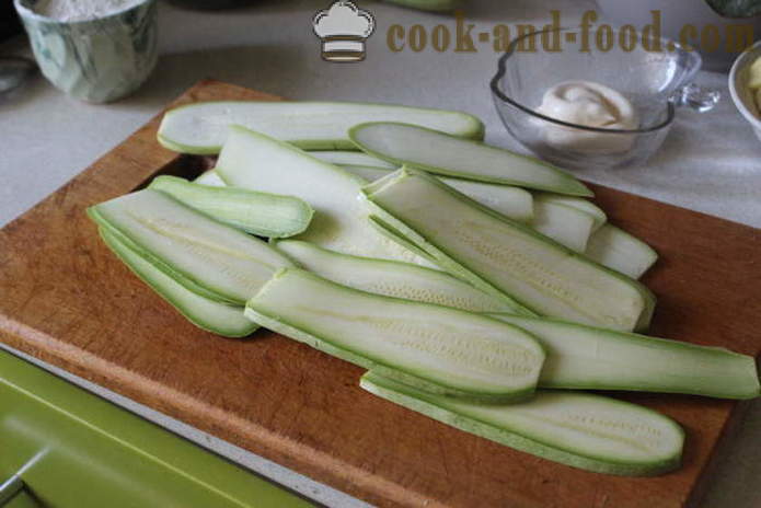 Ruller af squash fyldt med - hvordan man laver lækre stegte zucchini i panden, en trin for trin opskrift fotos