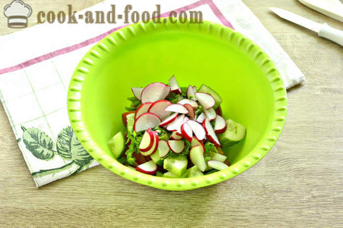 Mayonnaise salat med radise og tomat - hvordan man laver en salat af radiser og tomater, en trin for trin opskrift fotos