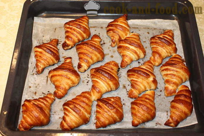 Franske croissanter uden fyld - hvordan man laver croissanter skællet gærdej, en trin for trin opskrift fotos