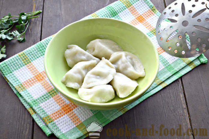 Hjemmelavet dumplings i bouillon - som lækker at tilberede dumplings med bouillon, med en trin for trin opskrift fotos