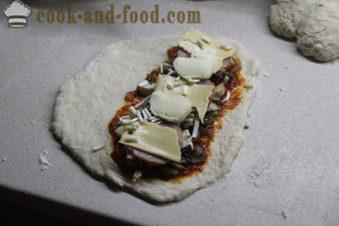 Pizza calzone med kylling derhjemme - hvordan man laver en calzone hjem, trin for trin opskrift fotos