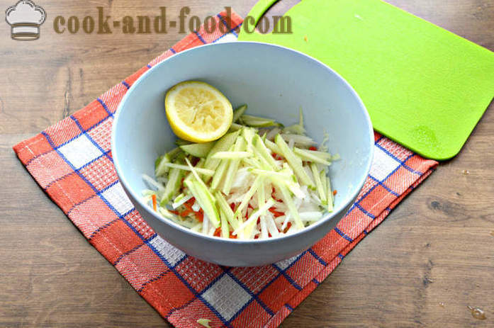 Salat af daikon radise og gulerod, æble og kål - hvordan man forbereder en salat af Kinaradise radise og smør, med en trin for trin opskrift fotos