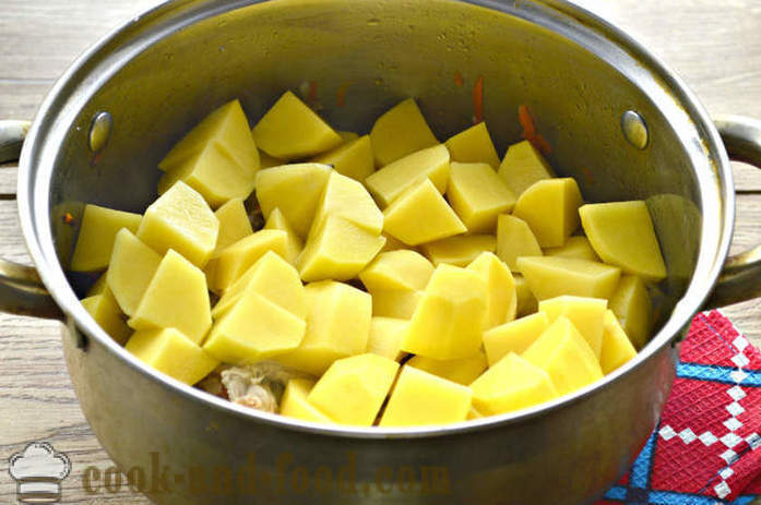Bagte kartofler med kylling - hvordan at tilberede en lækker gryderet af kartofler med kylling, en trin for trin opskrift fotos