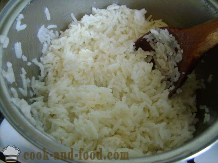 Kødboller af hakket oksekød med ris på en pande - hvordan man laver frikadeller fra hakket oksekød og sovs, med en trin for trin opskrift fotos