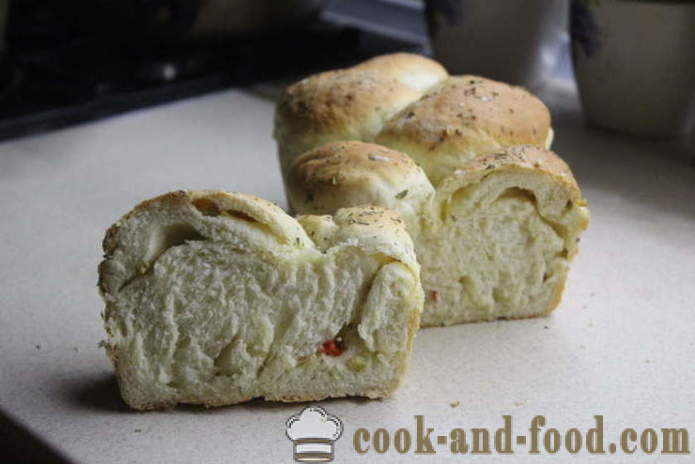 Bagt gær brød med oliven og peberfrugter - hvordan til at bage italienske brød i ovnen, med en trin for trin opskrift fotos