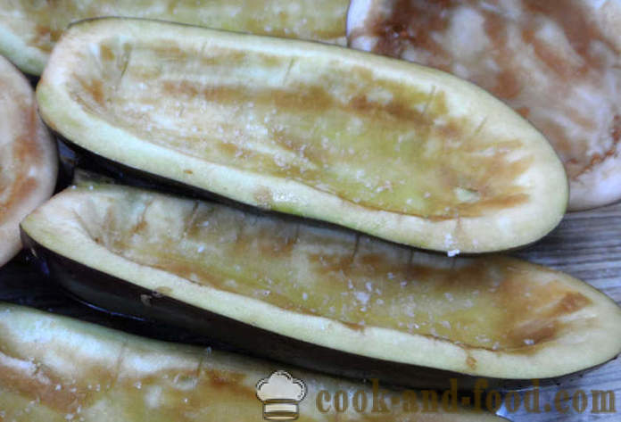 Aubergine fyldt med bagt i ovnen - ligesom aubergine bages i ovnen, med en trin for trin opskrift fotos