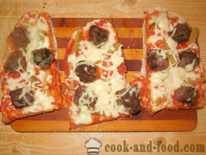 Lazy tyk pita pizza i ovnen - at lave mad fra det færdige pita pizza, en trin for trin opskrift fotos