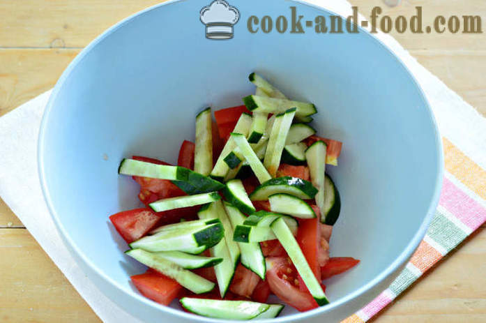 Lækker salat med kinakål og grøntsager - hvordan man laver en salat af kinakål, tomater og agurker, med en trin for trin opskrift fotos