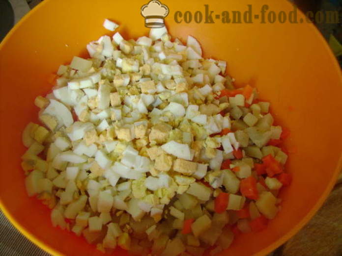Fransk salat ingen kød og pølser - hvordan man forbereder en salat med æble, med en trin for trin opskrift fotos