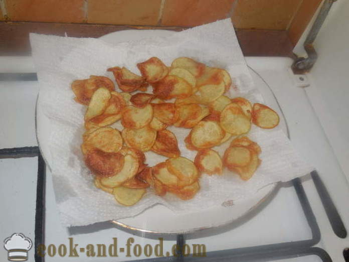 Chips fra kartofler i en gryde - hvordan man laver kartoffelchips fra huset, skridt for skridt opskrift fotos