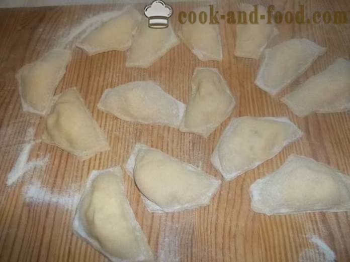 Lækre dumplings med hytteost og kirsebær sovs - hvordan man laver dumplings med hytteost, en trin for trin opskrift fotos