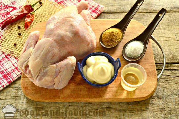 Hel kylling bagt i folie i ovnen - hvordan man laver en kylling i ovnen i folie, med en trin for trin opskrift fotos