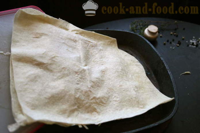 Kuverter proppet med pitabrød på grillen til en picnic - hvordan man kan tilberede en lækker pitabrød fyldt med hjem, trin for trin opskrift fotos