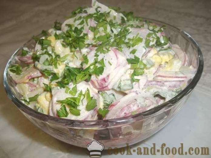 Lækker salat af radise med æg og grønne løg - hvordan man forbereder en salat af radise, en trin for trin opskrift fotos