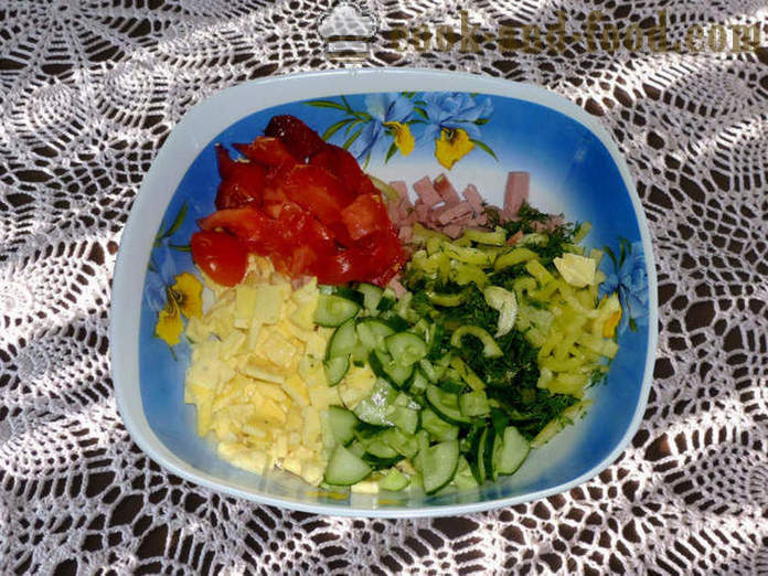 Salat med røræg og pølse og creme fraiche - hvordan man forbereder en salat med en omelet, en trin for trin opskrift fotos