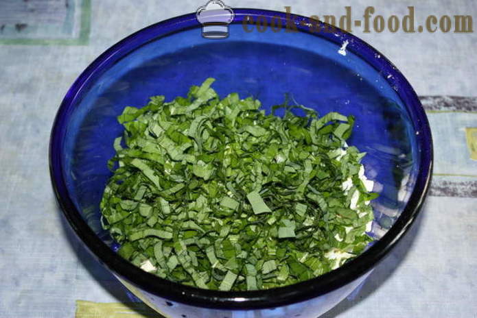 En lækker salat med vilde hvidløg - hvordan man forbereder en salat af hvidløg og æg med creme fraiche, en trin for trin opskrift fotos
