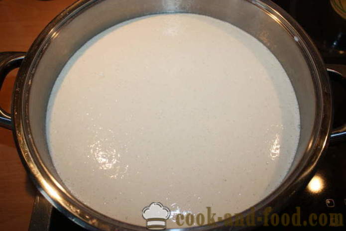 Påske kage med mandler og rosiner, mælk - Hvordan til at bage en kage i ovnen, med en trin for trin opskrift fotos
