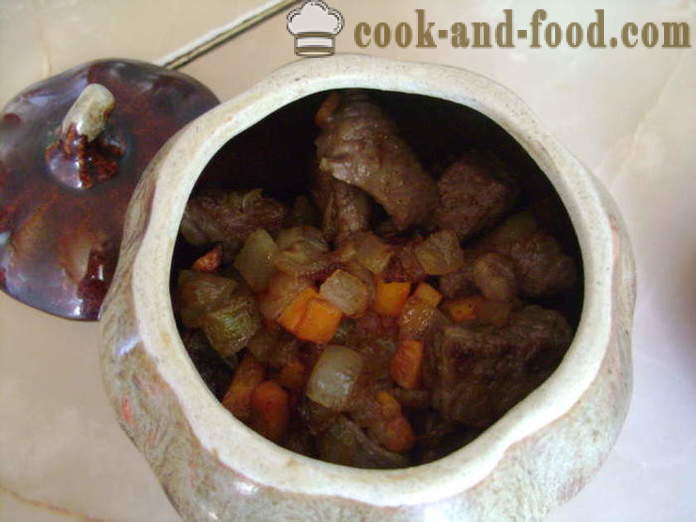 Pot stege med kød og kartofler i ovnen - hvordan at koge kartofler i gryden med kødet, en trin for trin opskrift fotos
