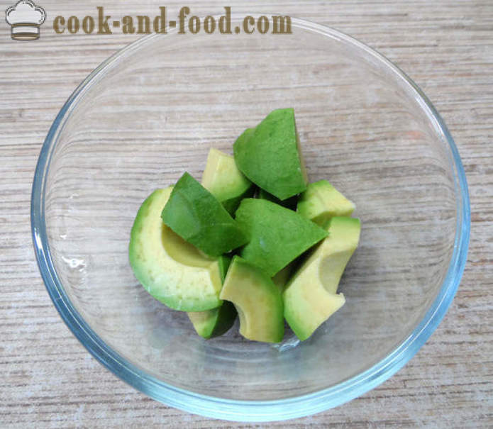Grøn guacamole sauce klassiker - hvordan man laver guacamole avocadoer derhjemme, skridt for skridt opskrift fotos