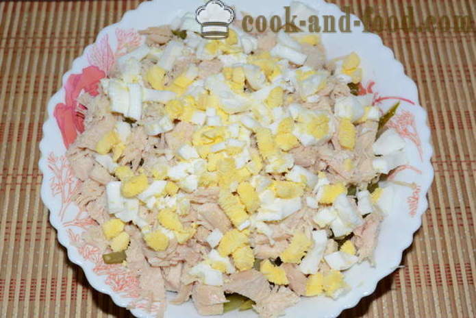 Selleri salat med kylling, æg, agurk og mayonnaise - Hvordan forbereder en salat af selleri rod, en trin for trin opskrift fotos