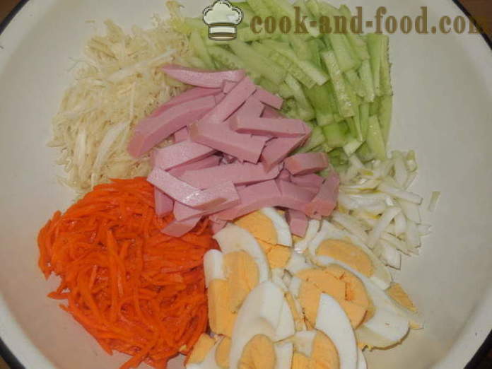 Lækker salat med koreanske gulerod og agurk - hvordan man kan gøre foråret salat smuk og lækker, med en trin for trin opskrift fotos