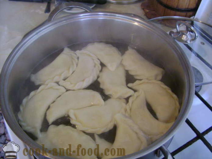 Meatless dumplings med kartofler og svampe - hvordan man laver dumplings med kartofler og svampe, en trin for trin opskrift fotos
