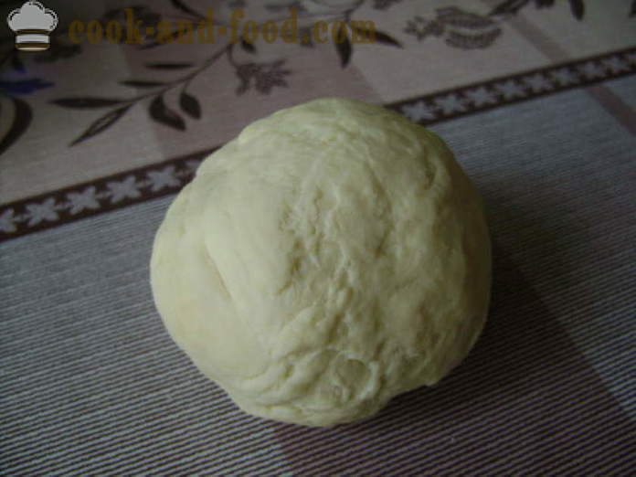 Dejen til dumplings med creme fraiche og vand - hvordan til at ælte dejen til dumplings, en trin for trin opskrift fotos