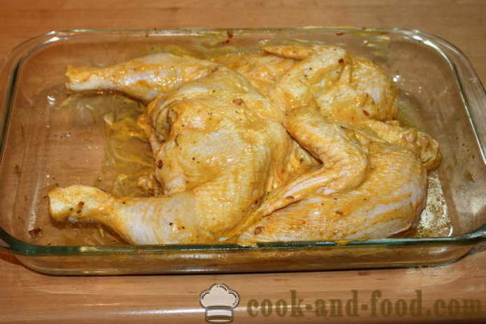 Bagt kylling i ovnen - som en lækker bagt kylling i ovnen, med en trin for trin opskrift fotos