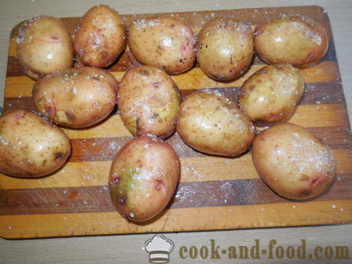 Bagte kartofler i deres jakker i ovnen - så lækre bagt kartofler i deres skind i ovnen, med en trin for trin opskrift fotos