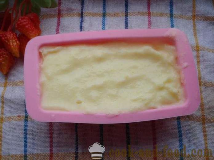 Hjemmelavet is fremstillet af mælk med stivelse - hvordan man laver en is sundae derhjemme, trin for trin opskrift fotos