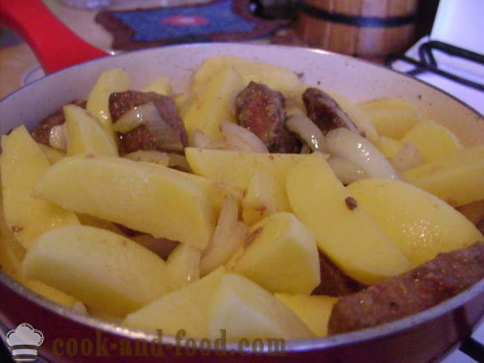 Lever med kartofler i en gryde - hvordan man kan lave mad oksekød lever med kartofler, en trin for trin opskrift fotos