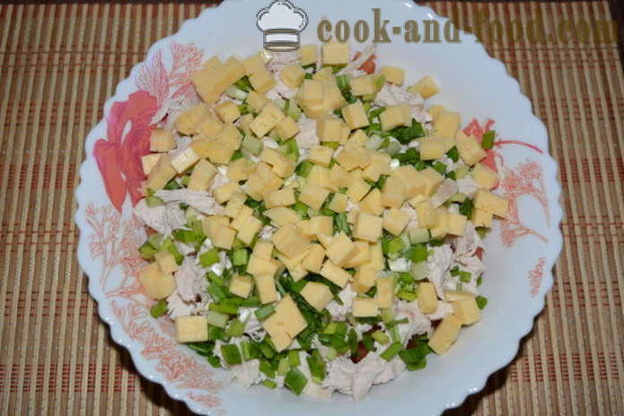 En lækker salat med avocado og kyllingebryst - hvordan man forbereder en salat med avocado og kylling, med en trin for trin opskrift fotos