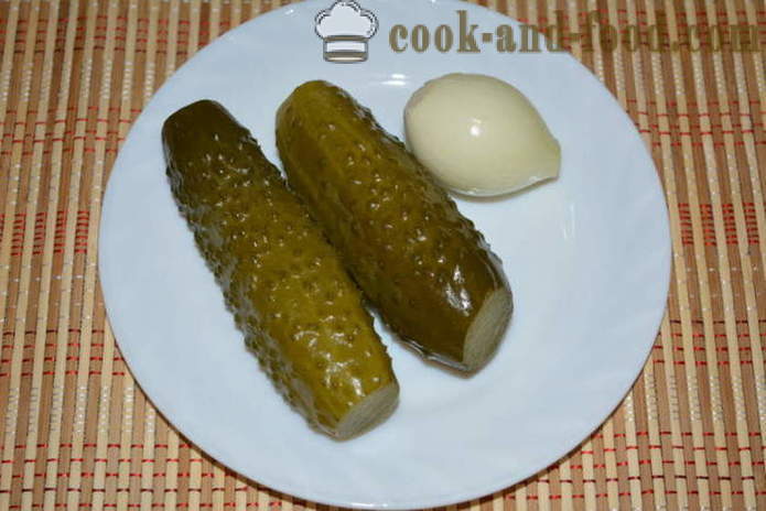 Salat af syltede agurker og løg Luka- hvordan man laver en salat af pickles og løg, med en trin for trin opskrift fotos