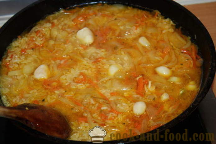 Lækker side parabol af ris med gulerødder, løg og hvidløg - hvordan man laver en lækker side parabol af ris, en trin for trin opskrift fotos