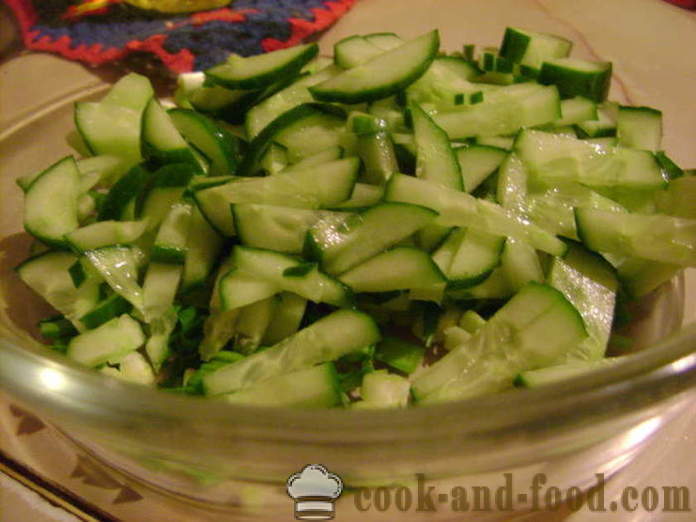 Salat: agurker, æg, purløg og mayonnaise - hvordan man laver agurkesalat med mayonnaise, en trin for trin opskrift fotos