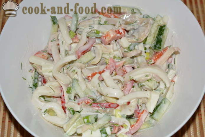 Salat med blæksprutte, svampe, agurker og peber - hvordan man forbereder en salat med blæksprutte og svampe, en trin for trin opskrift fotos