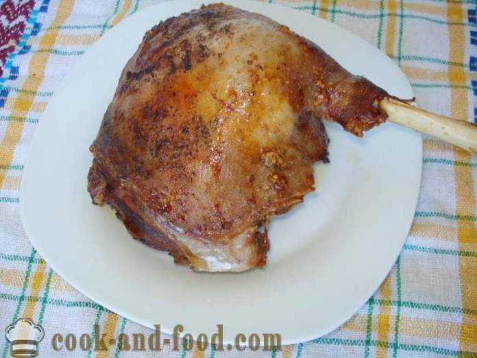 Smilerynker i ovnen - hvordan man tilbereder goose ben i ovnen, med en trin for trin opskrift fotos